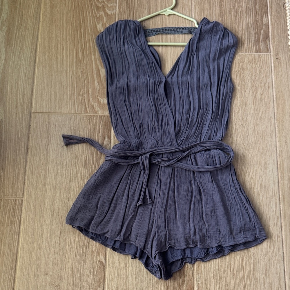 Chic Navy Blue-Gray Sleeveless Backless Romper